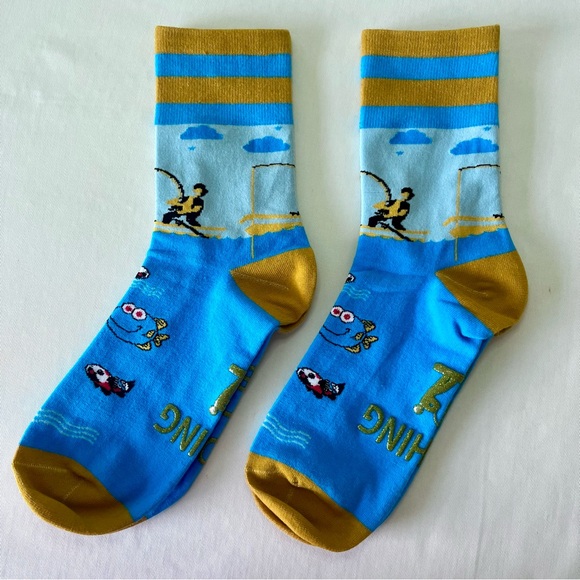 2 Pair I’d Rather Be Fishing Socks - Picture 5 of 6